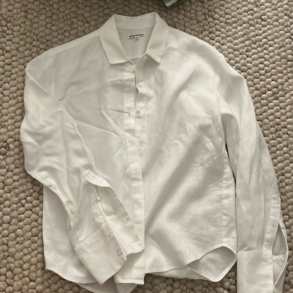Perfect crisp never worn Linen Reformation Shirt
